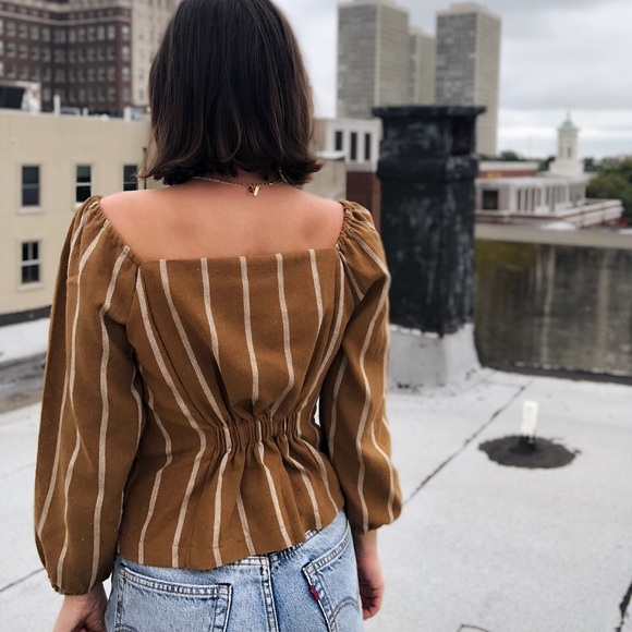 Last 1✨Cassandra Mustard Button Puff Sleeve Top - Picture 2 of 8